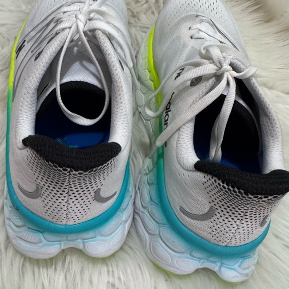 New Balance Fresh Foam X More v4 - Picture 6 of 14